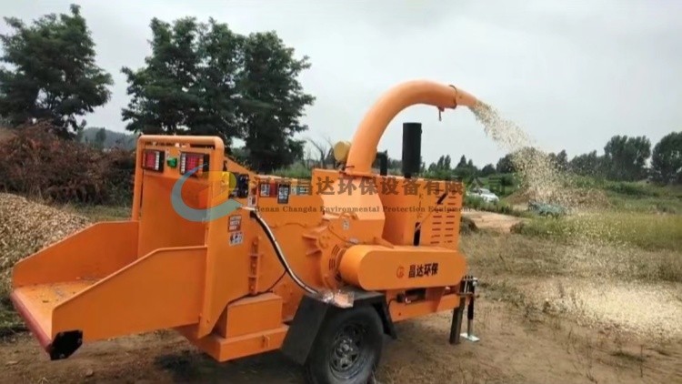 河南昌達HC-6145園林綠化樹枝粉碎機山東威海客戶使用現場